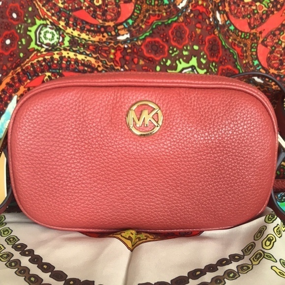 Brand New Michael Kors Genuine Leather Cinnamon Double Zippered Crossbody Purse - Picture 2 of 14